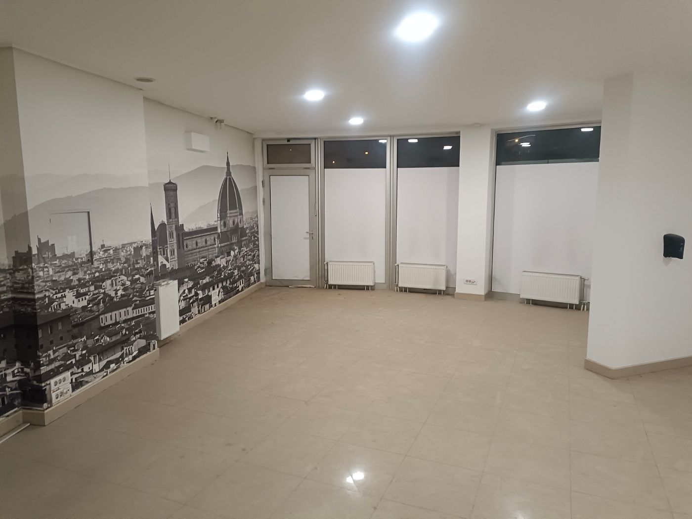 lokal za izdavanje Novi Sad 160m2 12378