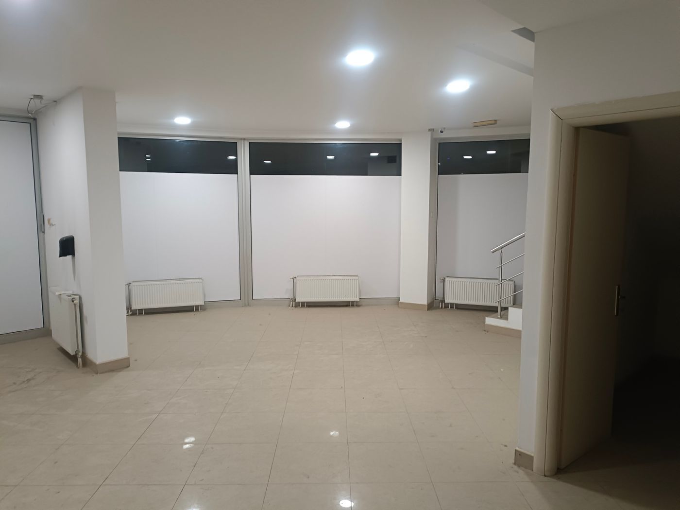 lokal za izdavanje Novi Sad 160m2 12378