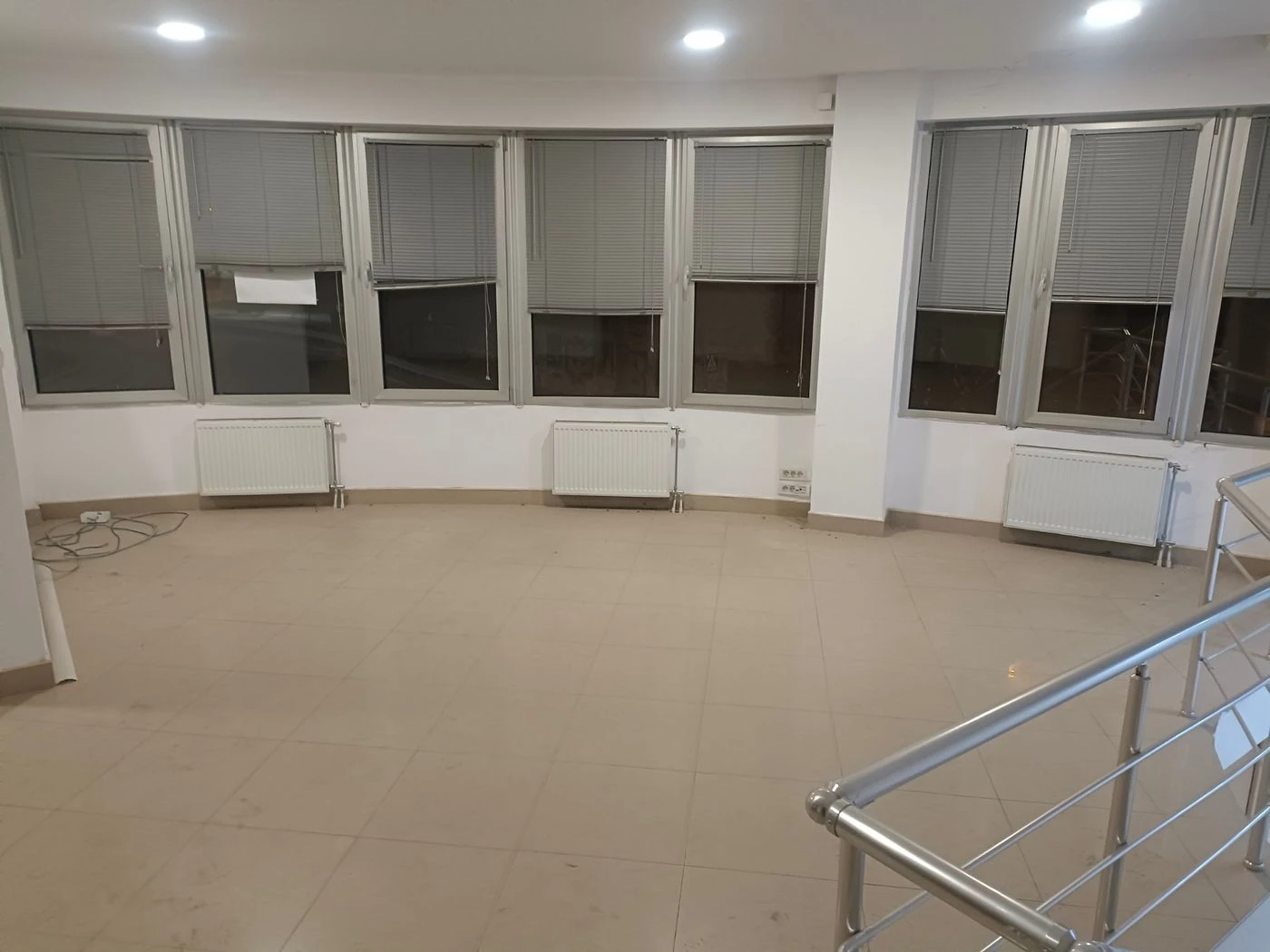 lokal za izdavanje Novi Sad 160m2 12378