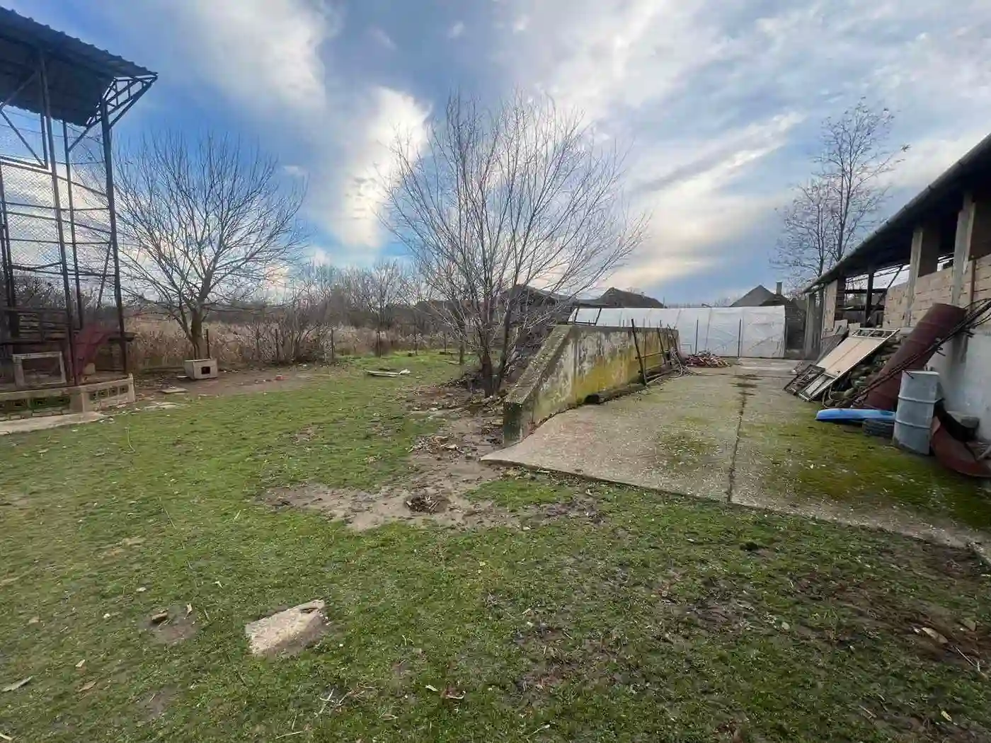 lokal na prodaju Ratkovo 725m2 539486