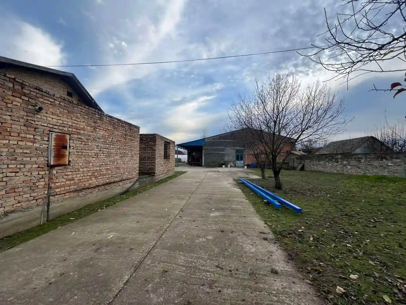 lokal na prodaju Ratkovo 725m2 539486