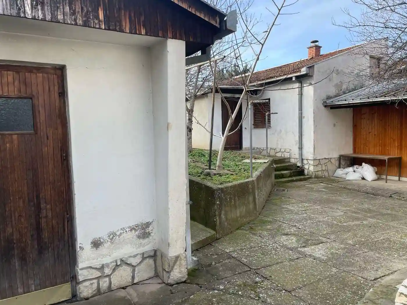kuca na prodaju Sremska Kamenica 100m2 539651
