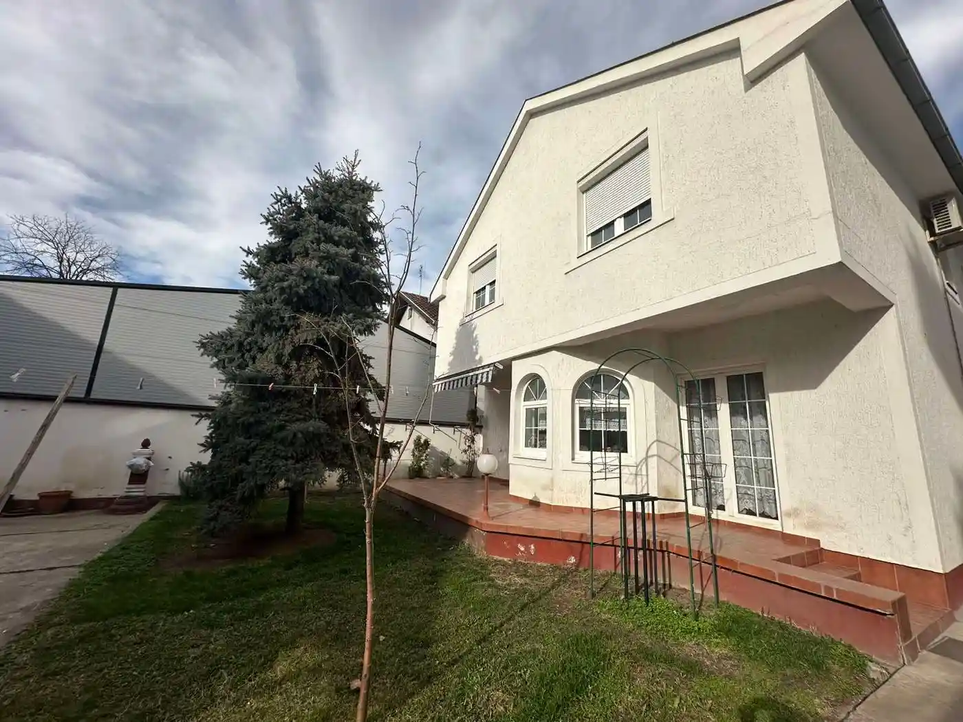 kuca na prodaju Novi Sad 199m2 541292