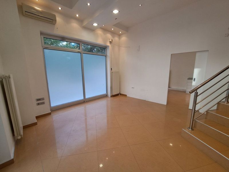 lokal na prodaju Novi Sad, 69m2 543537