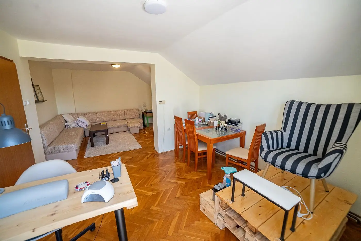kuca na prodaju Futog 220m2 565838