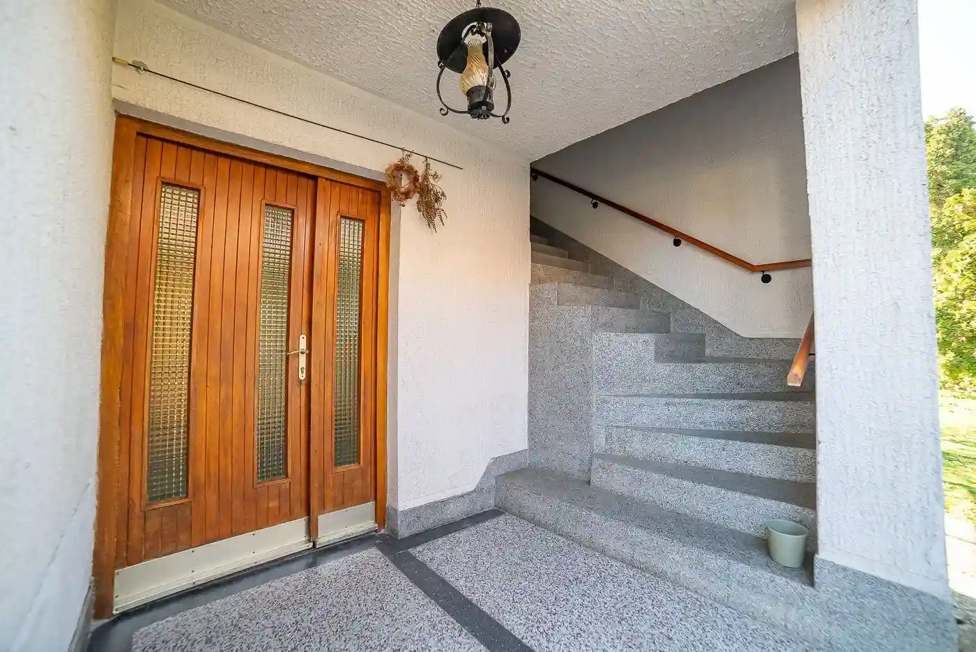 kuca na prodaju Futog 220m2 565838