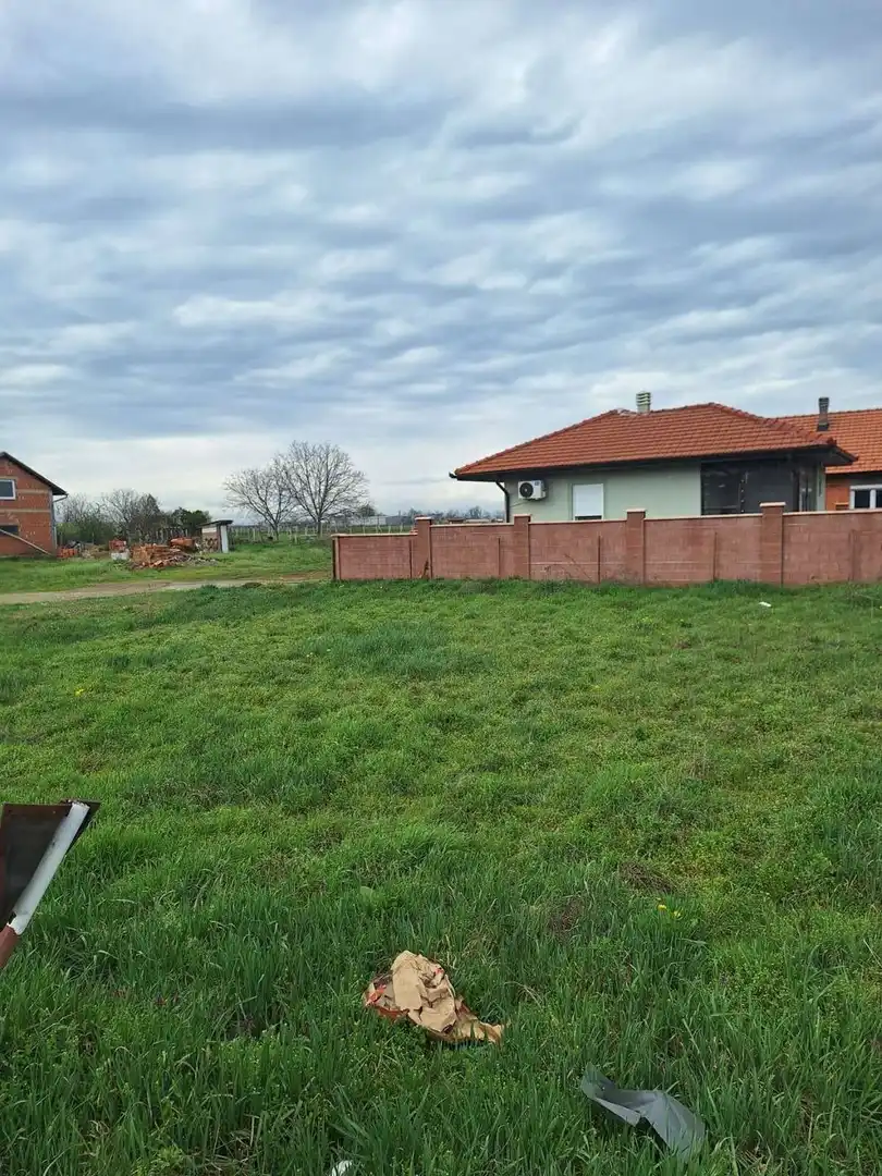 plac na prodaju Futog 401m2 545285