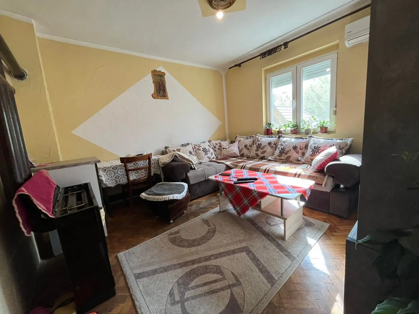 kuca na prodaju Sremska Kamenica 63m2 546028