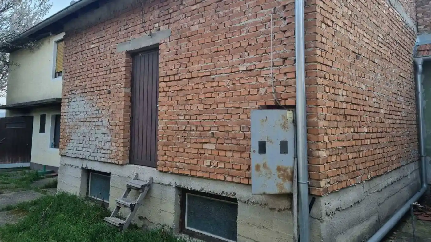 kuca na prodaju Kać 105m2 545022
