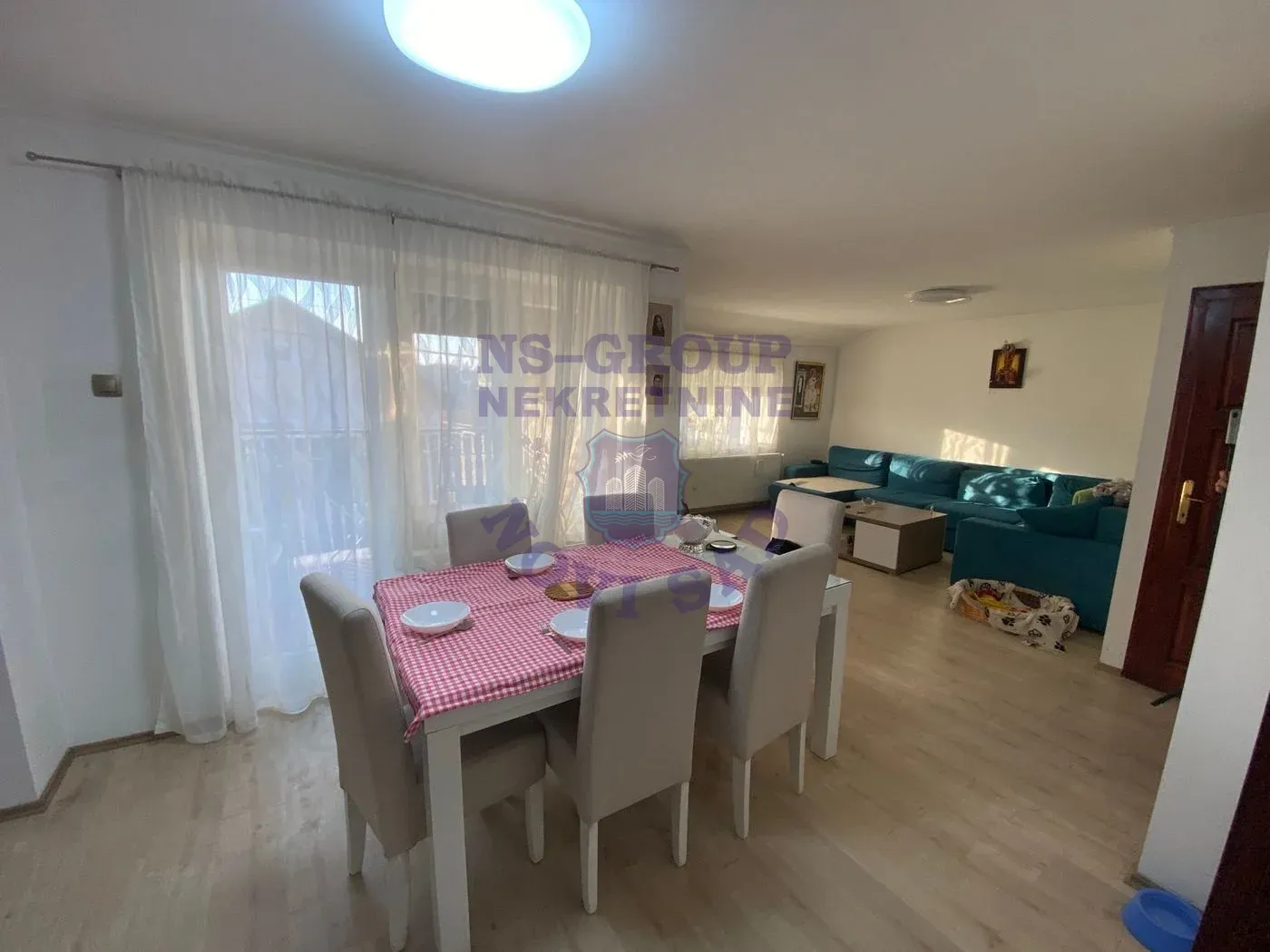 kuca na prodaju Sremska Kamenica 189m2 542215