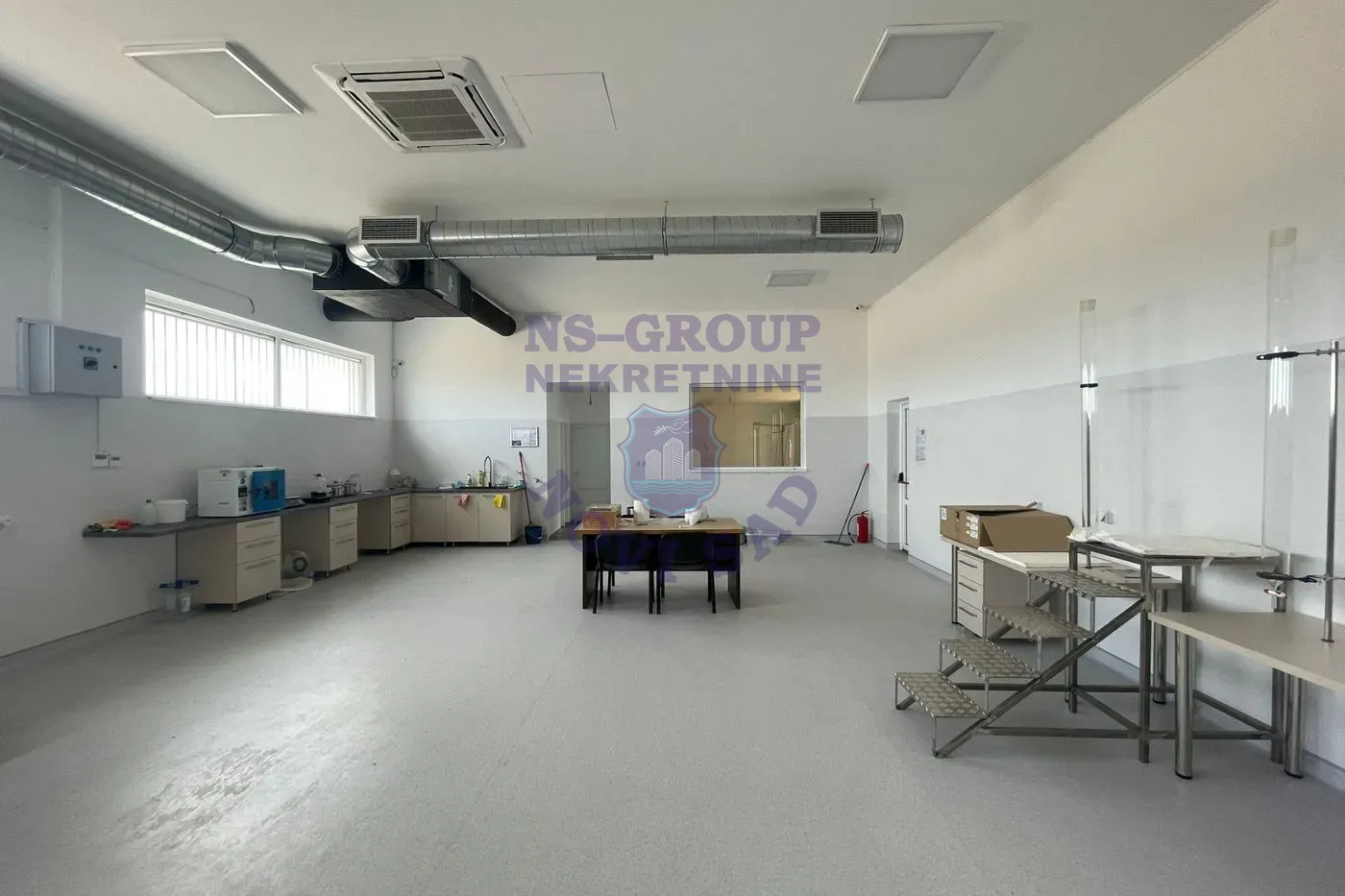 lokal na prodaju Kać, 1193m2 549329