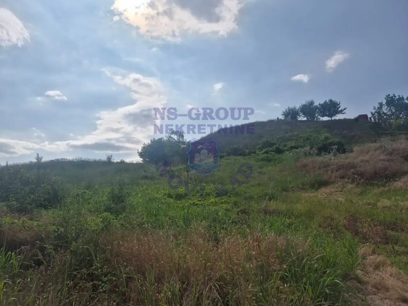 plac na prodaju Sremska Kamenica 562m2 547148
