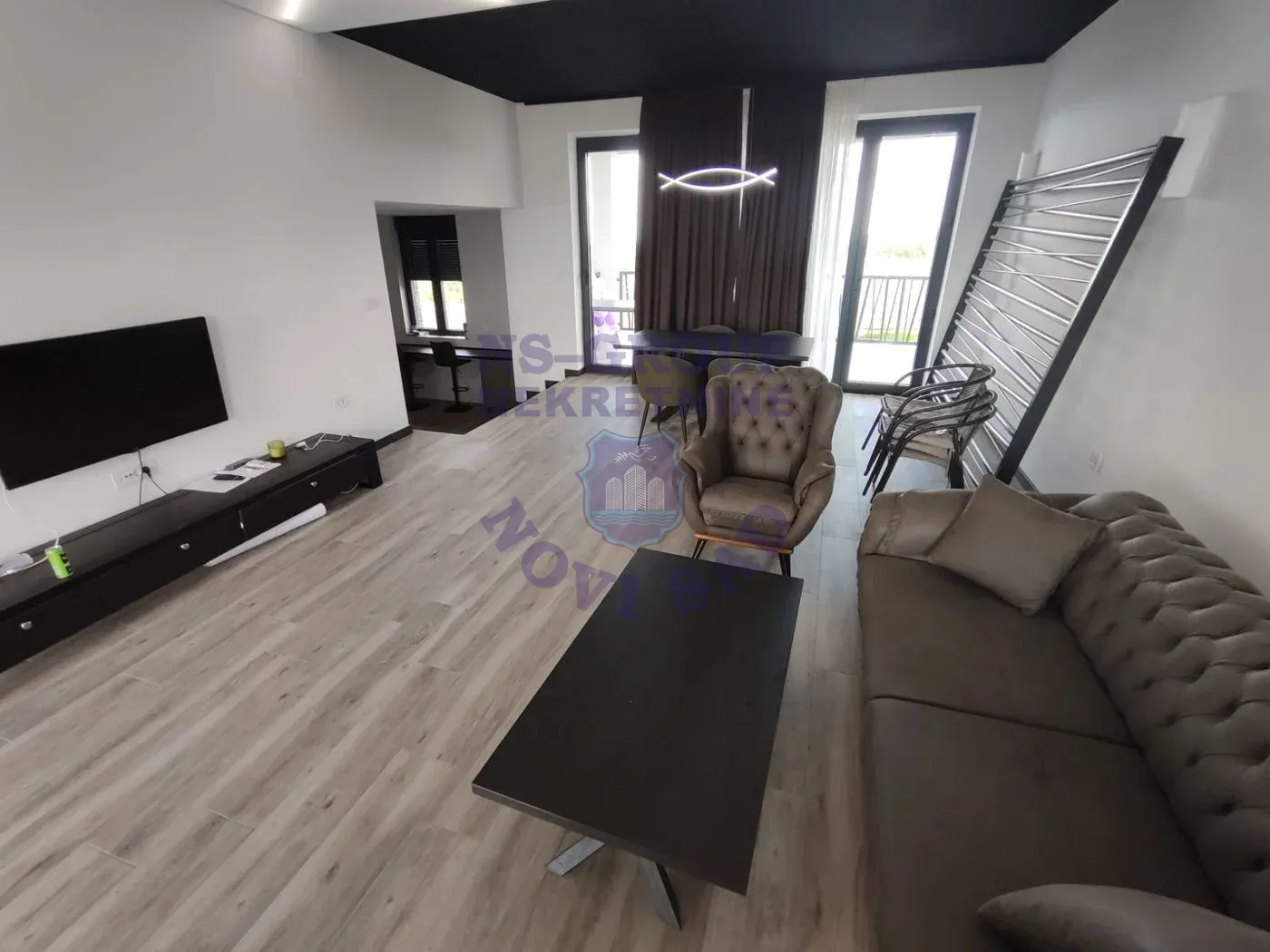 kuca na prodaju Sremska Kamenica 250m2 549905