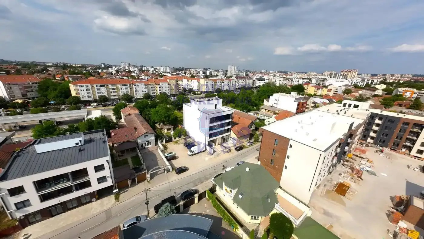 stan na prodaju Novi Sad, 210m2 549851