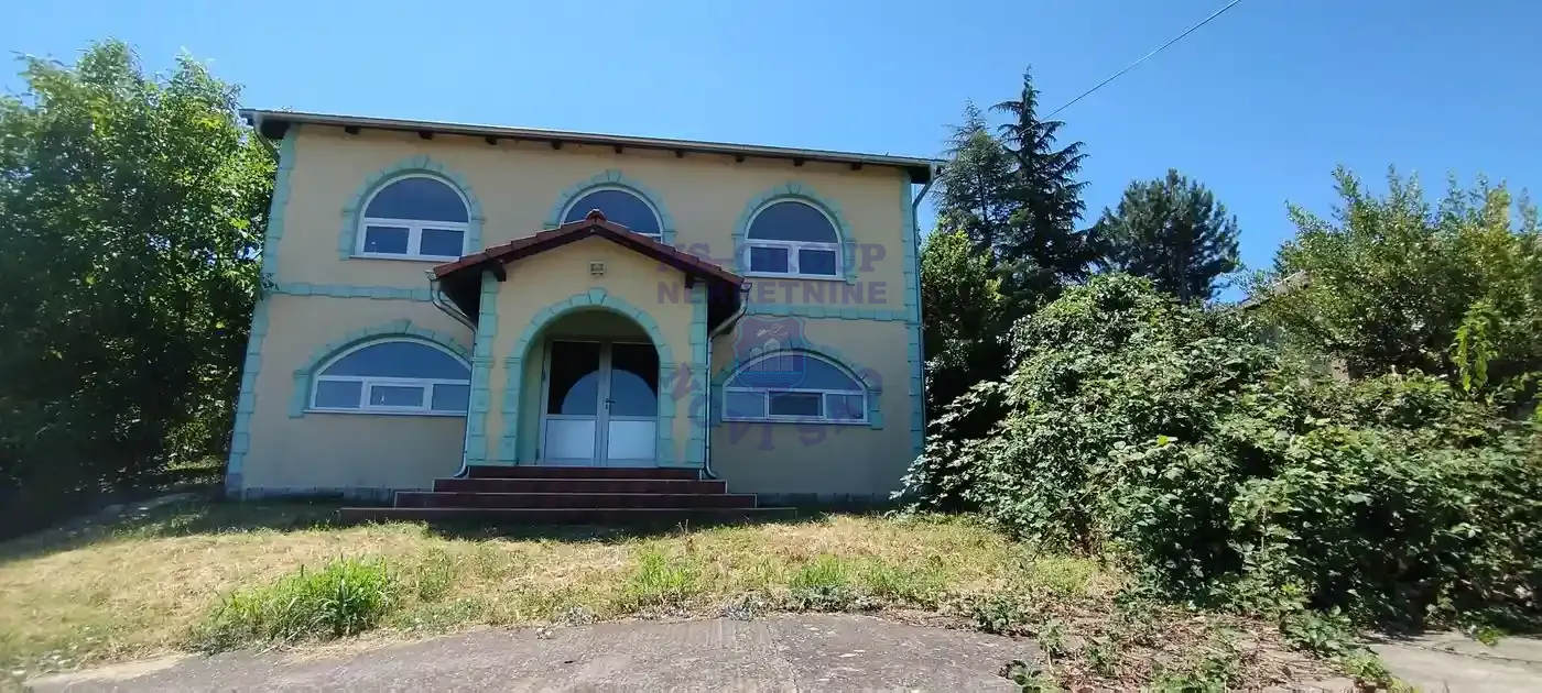 kuca na prodaju Ledinci, 200m2 549829