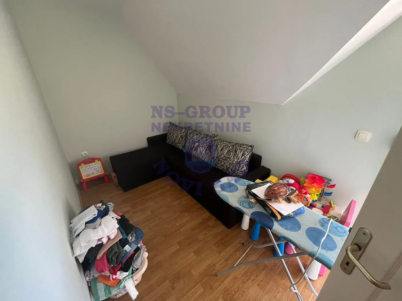 kuca na prodaju Ledinci 195m2 551329