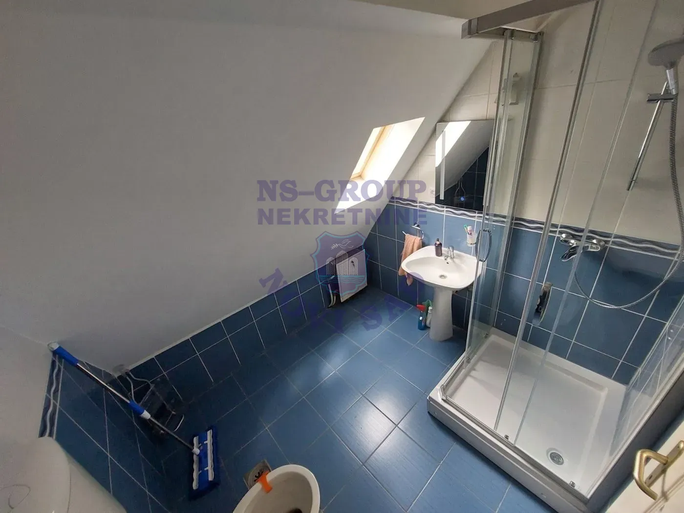 kuca na prodaju Ledinci 195m2 551329