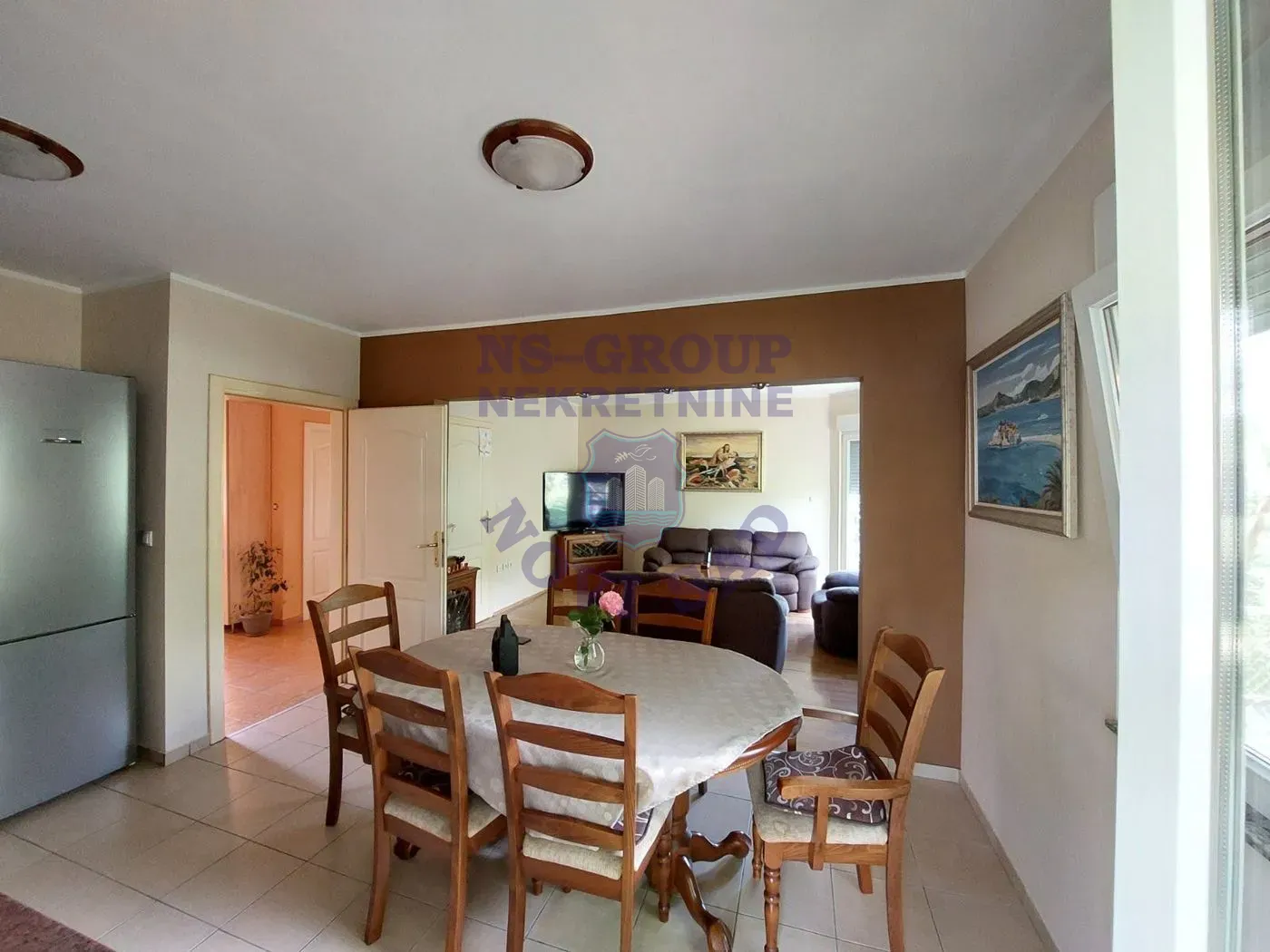 kuca na prodaju Ledinci 195m2 551329