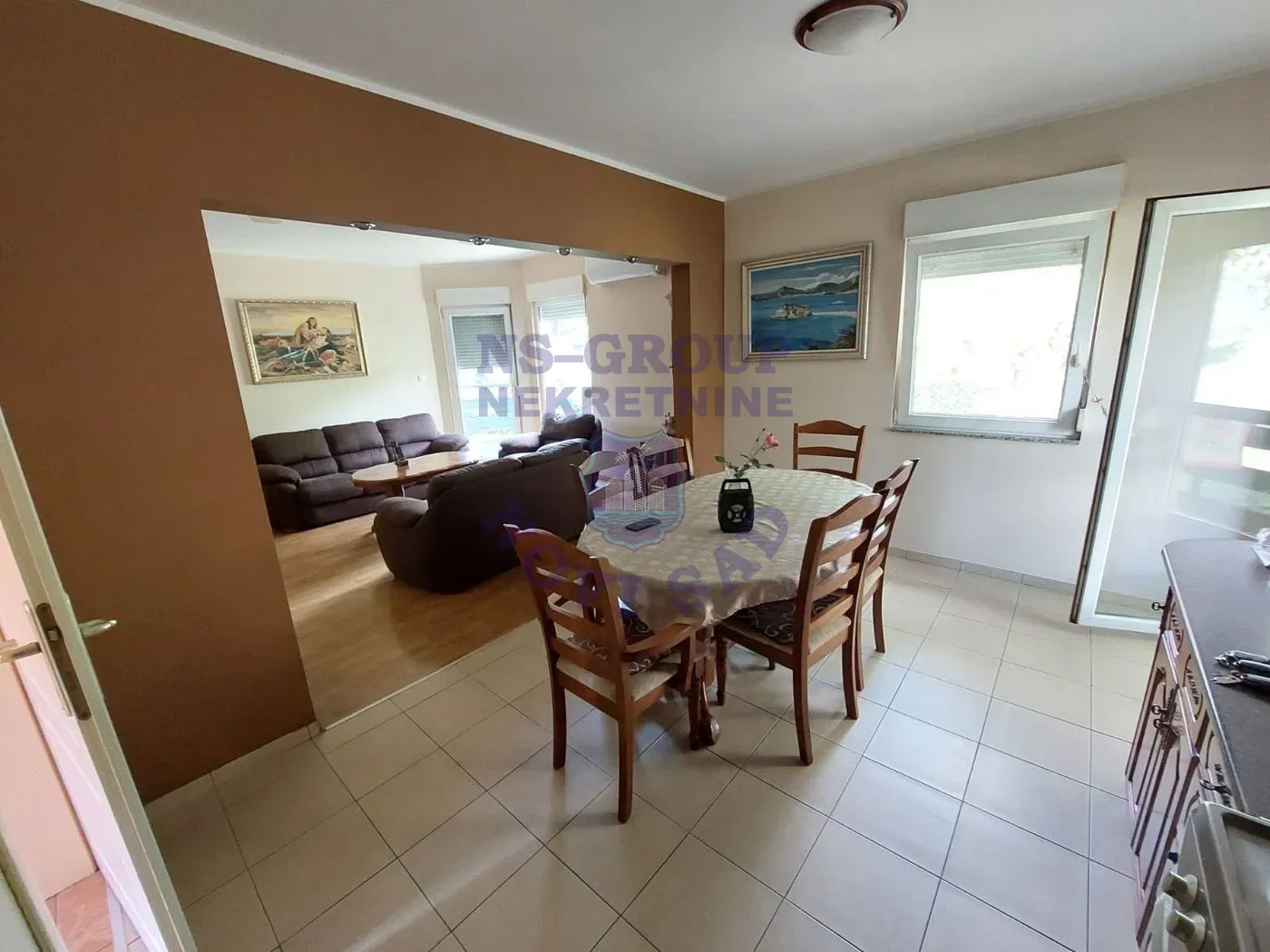kuca na prodaju Ledinci 195m2 551329