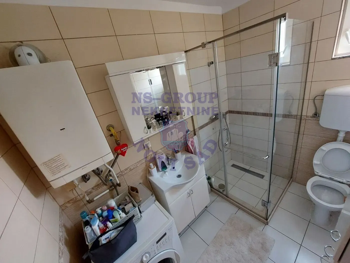 kuca na prodaju Ledinci 195m2 551329