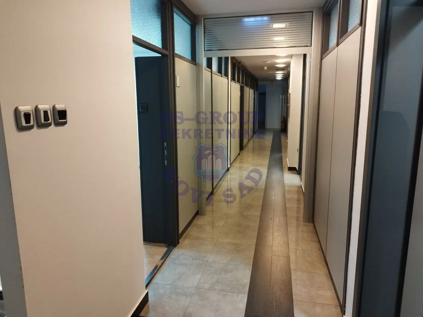 lokal na prodaju Novi Sad 270m2 552768