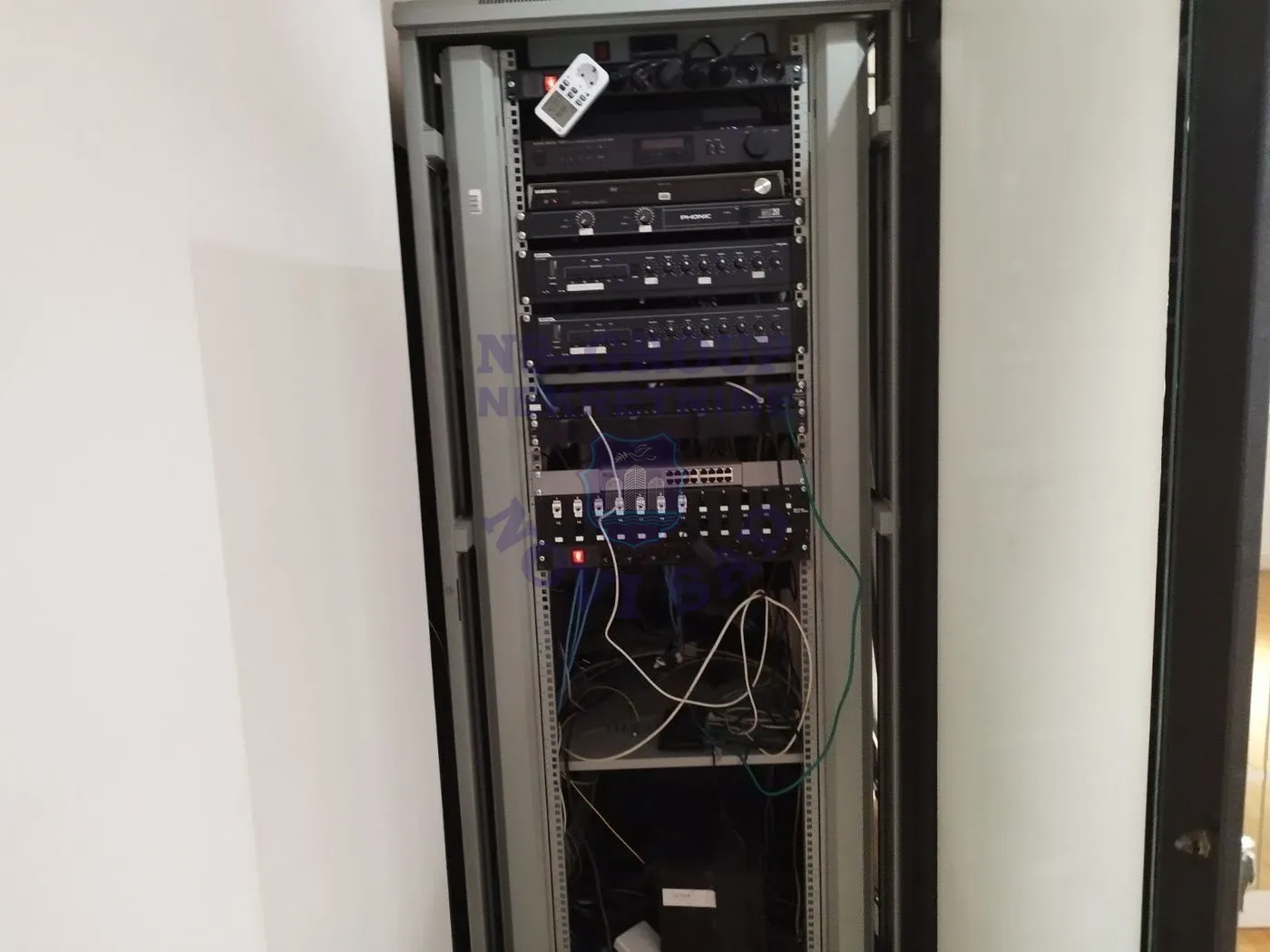 lokal na prodaju Novi Sad 270m2 552768