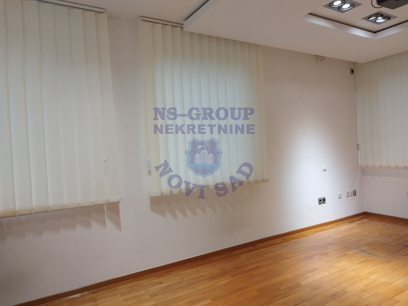 lokal na prodaju Novi Sad 270m2 552768