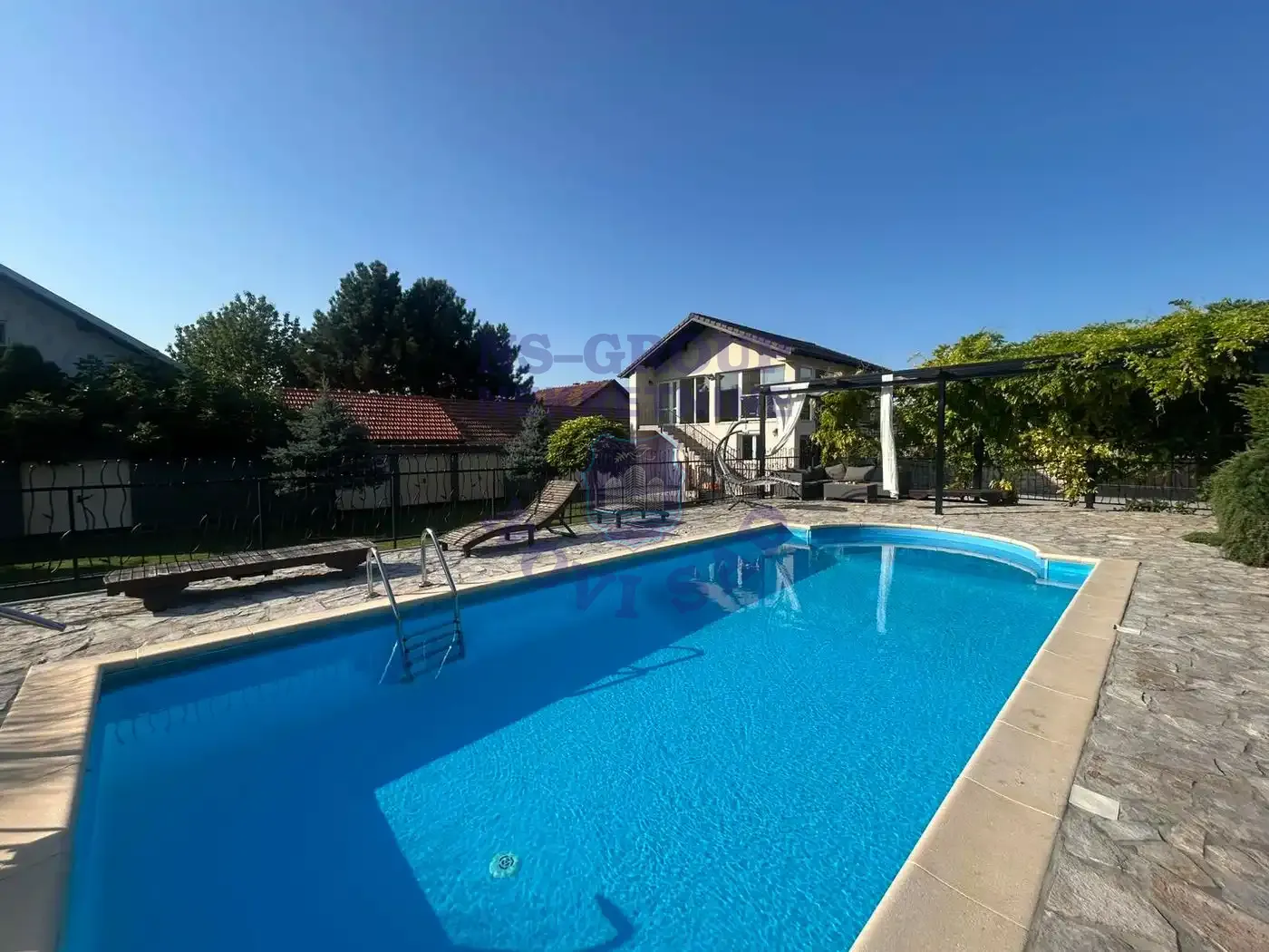 kuca na prodaju Novi Sad, 370m2 552780