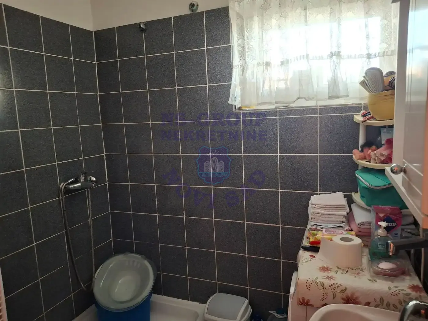 kuca na prodaju Sremska Kamenica 220m2 553783