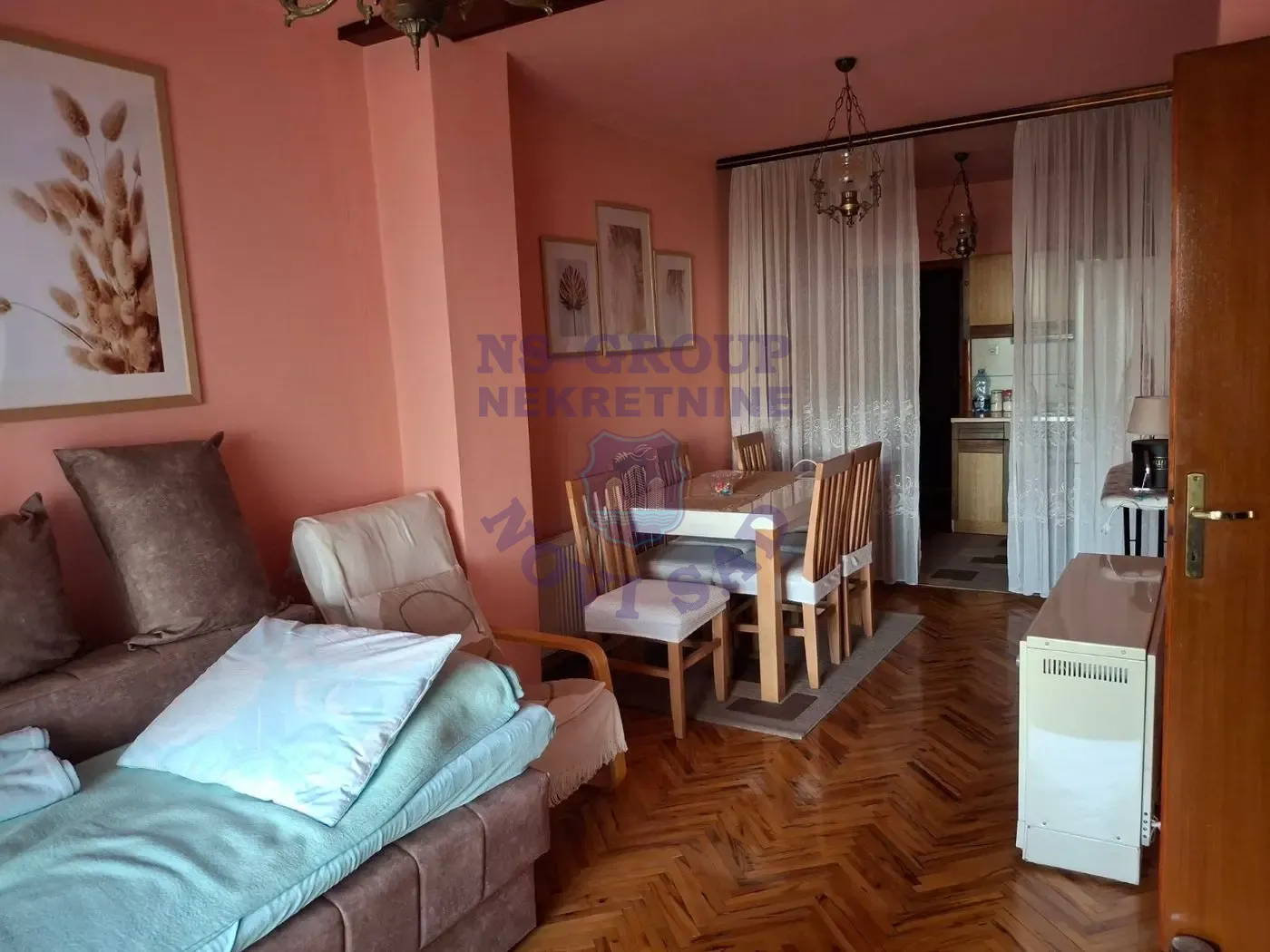 kuca na prodaju Sremska Kamenica 220m2 553783