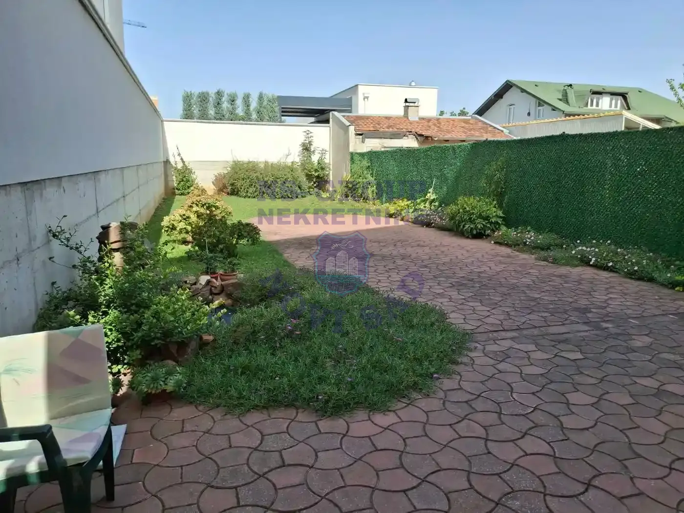 kuca na prodaju Sremska Kamenica 220m2 553783