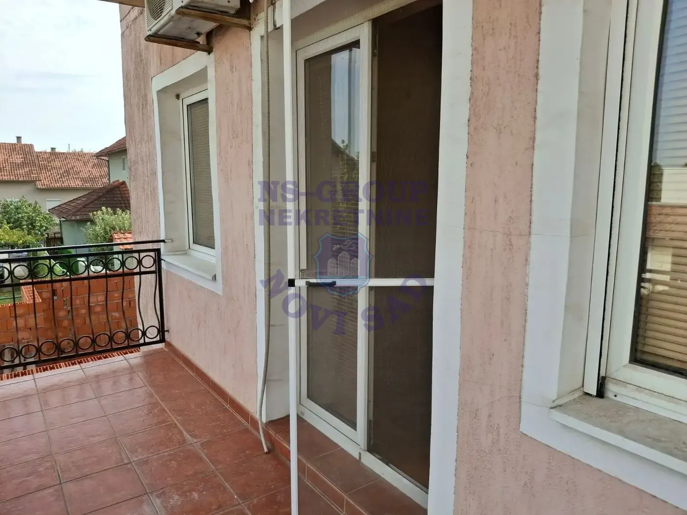 kuca na prodaju Sremska Kamenica 220m2 553783