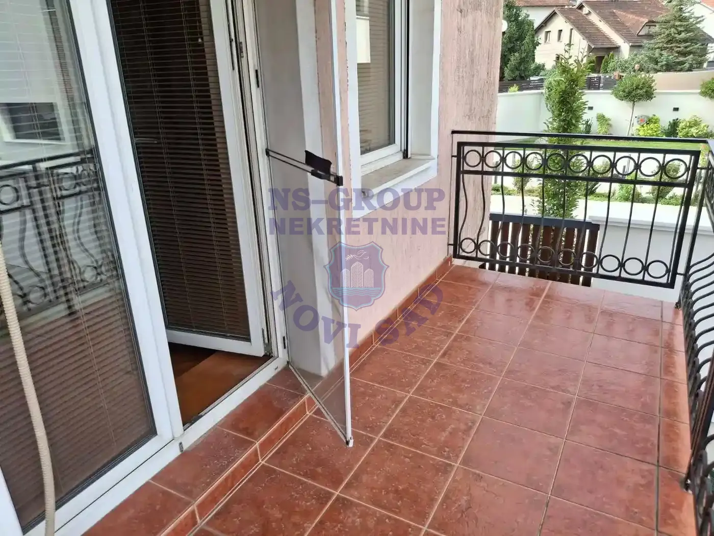kuca na prodaju Sremska Kamenica 220m2 553783