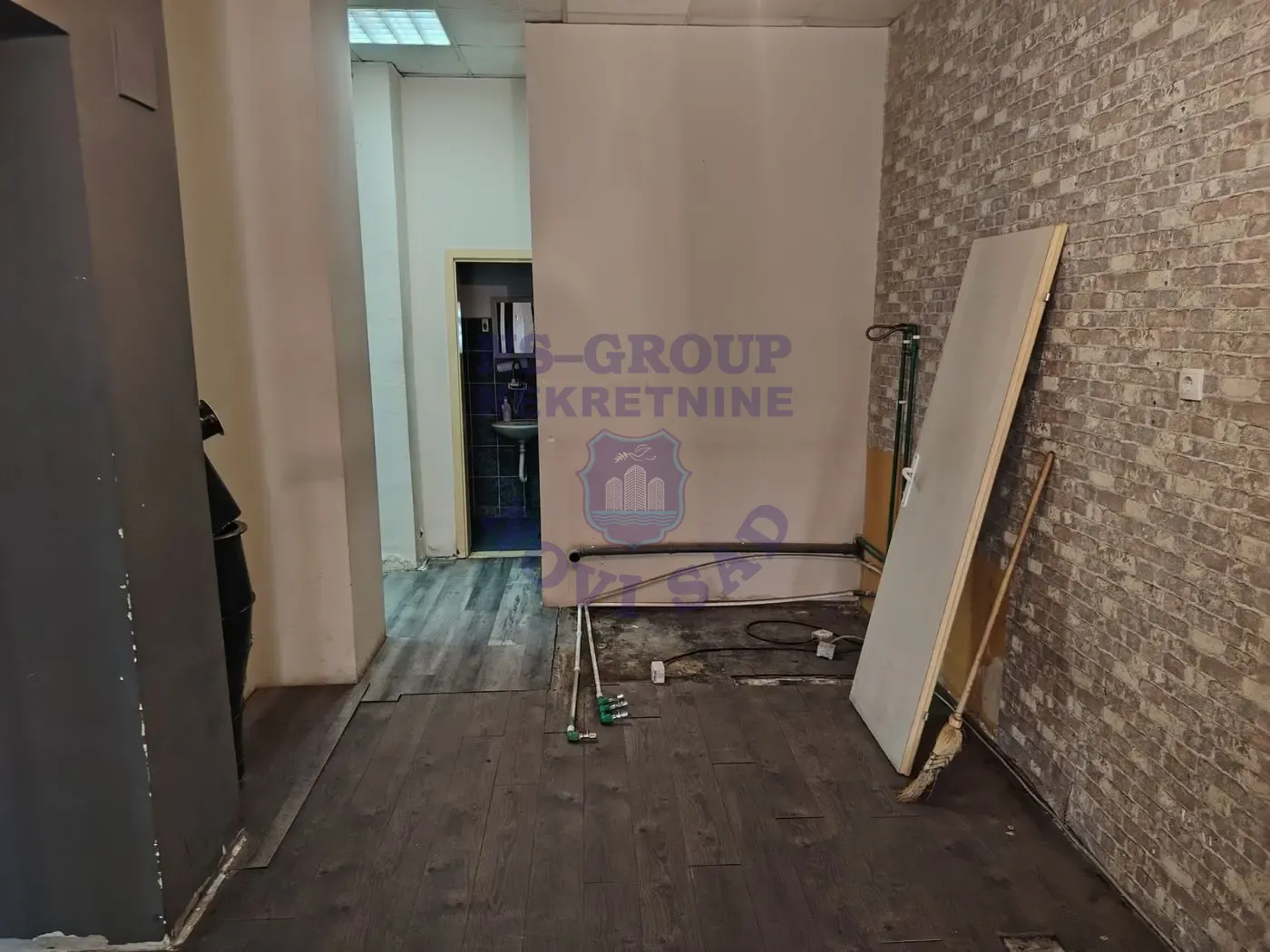 lokal za izdavanje Novi Sad 139m2 12922