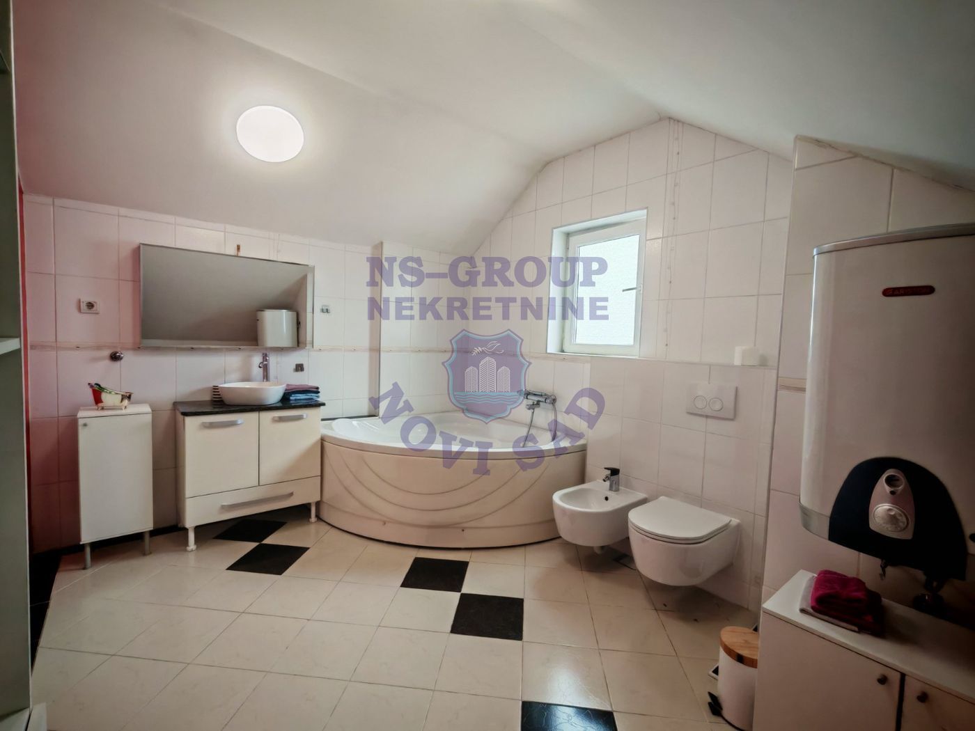 stan na prodaju Novi Sad 129m2 555481