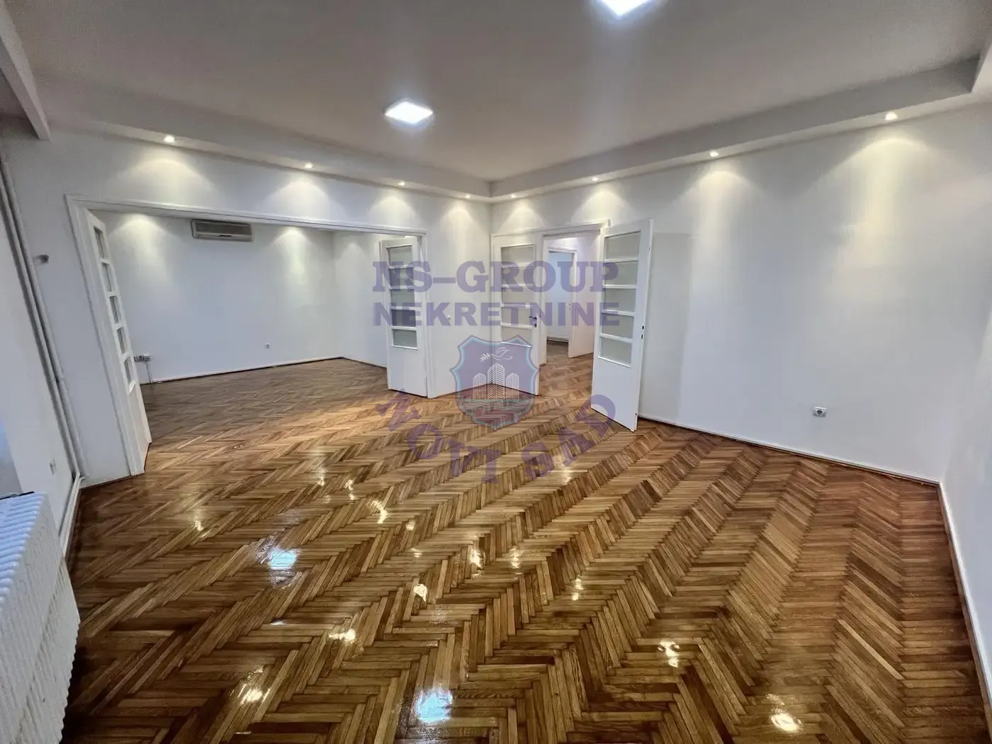 kuca na prodaju Novi Sad, 600m2 556544