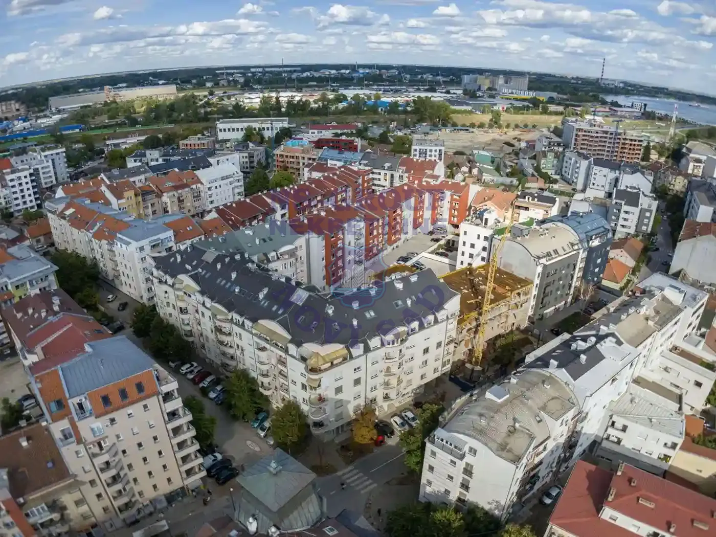 lokal na prodaju Novi Sad 197m2 555047