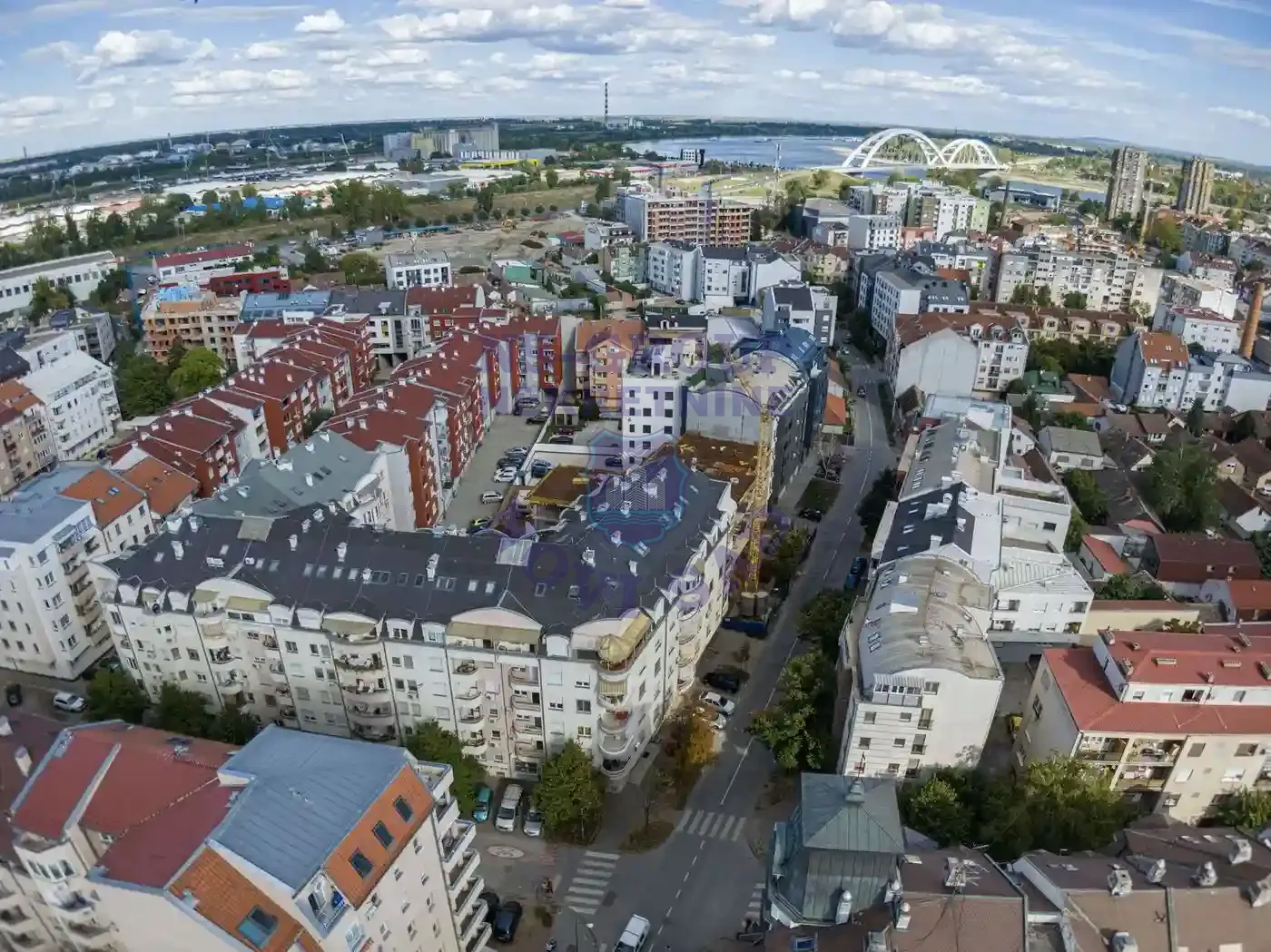 lokal na prodaju Novi Sad 197m2 555047