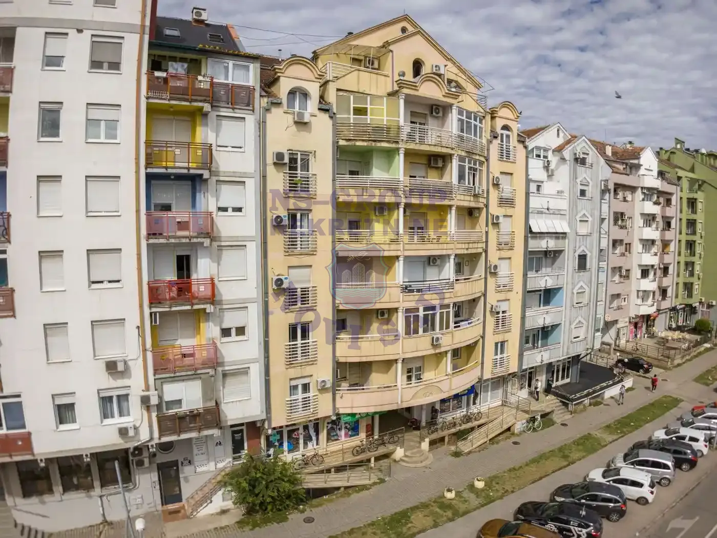 lokal na prodaju Novi Sad 192m2 555049