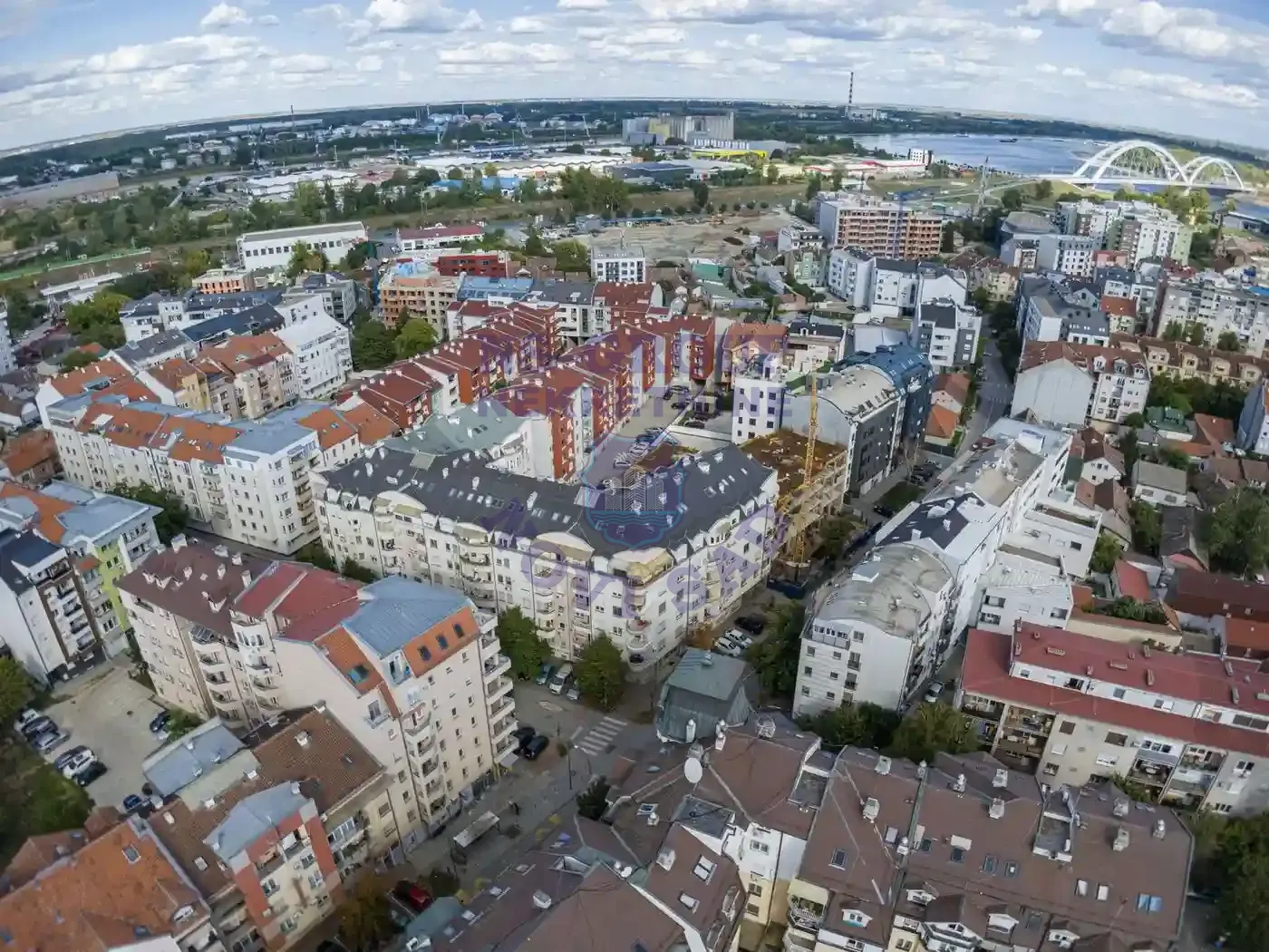 lokal na prodaju Novi Sad 197m2 555047
