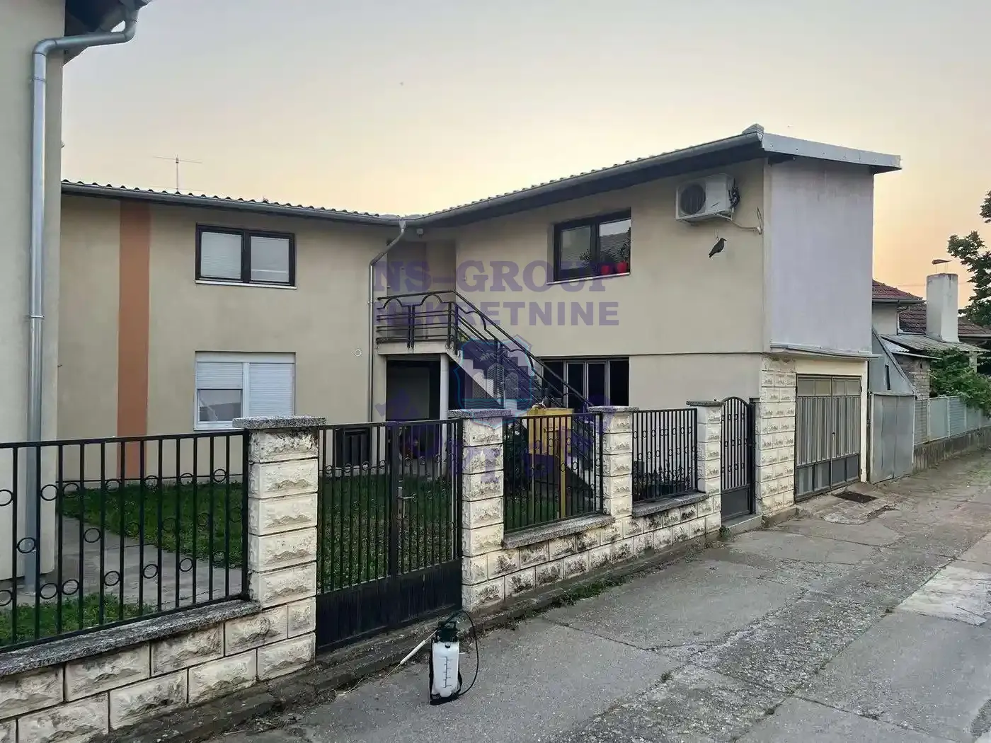 kuca na prodaju Novi Sad 200m2 550423