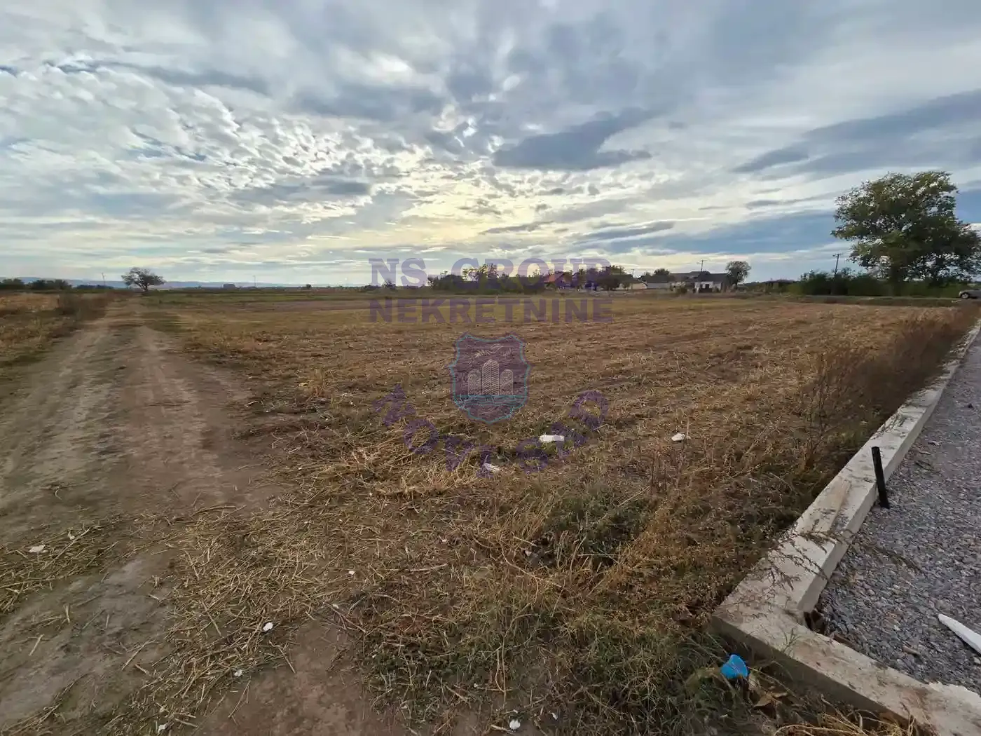 plac na prodaju Kisač 752m2 557696