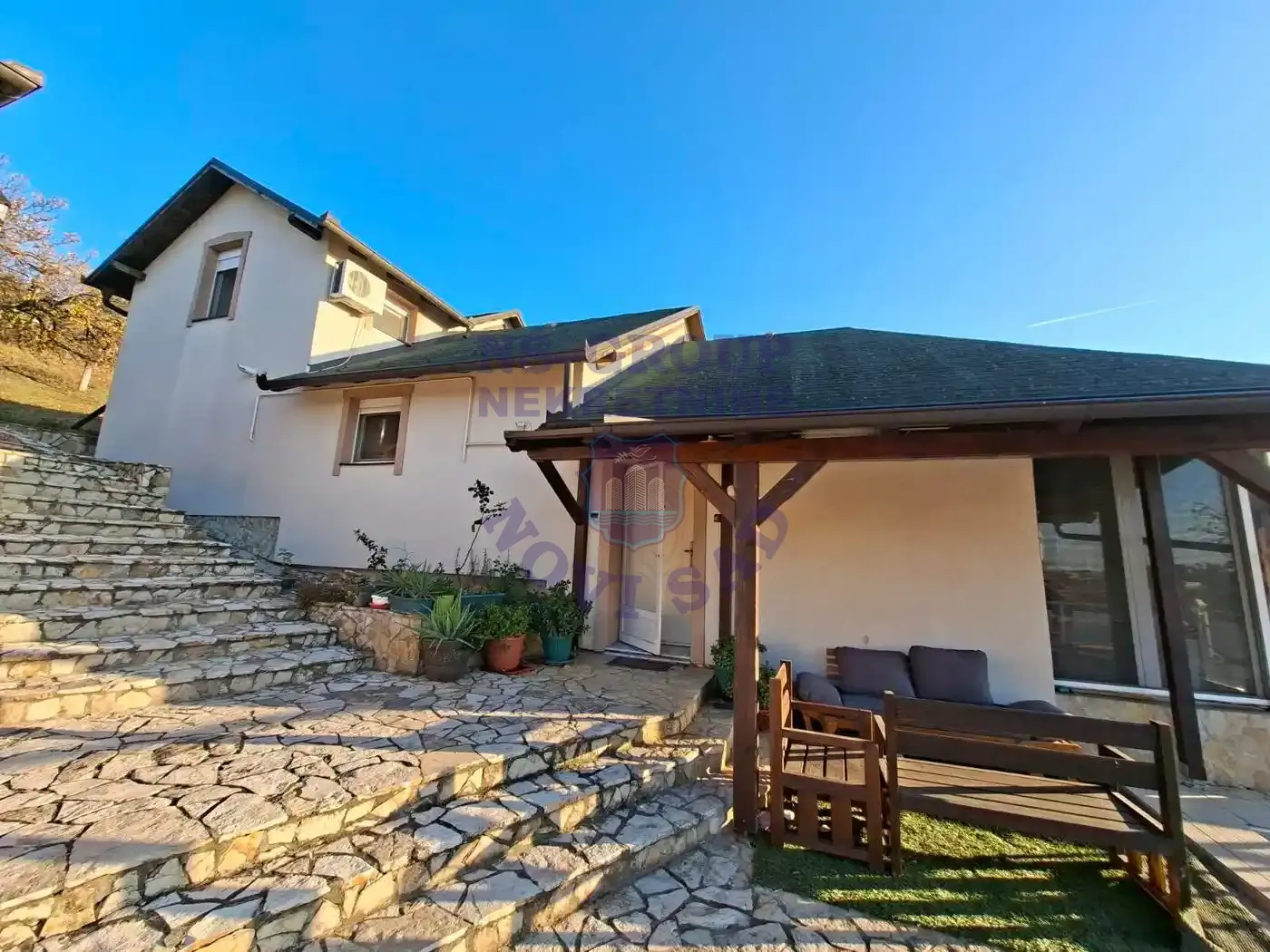 kuca na prodaju Sremska Kamenica 223m2 556277