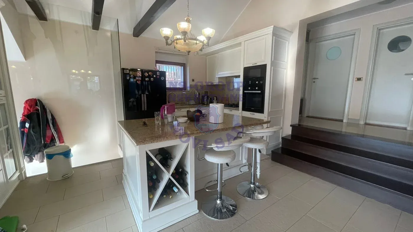 kuca na prodaju Sremska Kamenica 223m2 556277