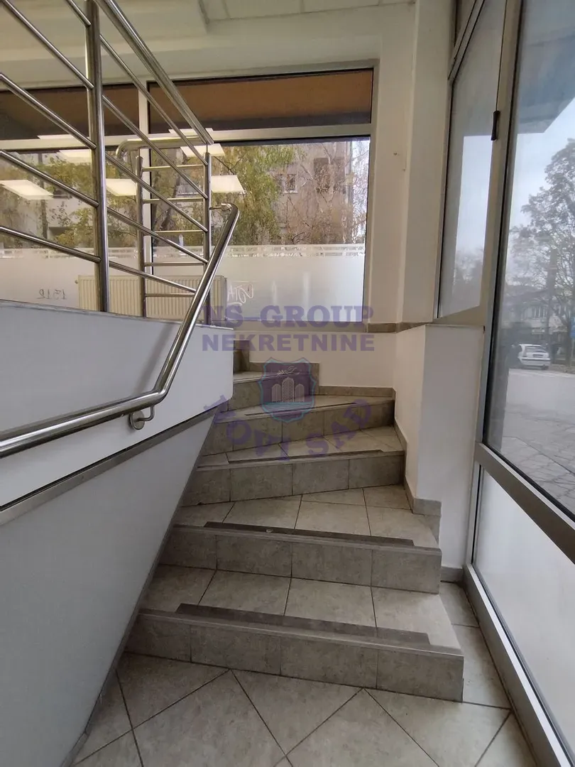 lokal na prodaju Novi Sad 174m2 558670