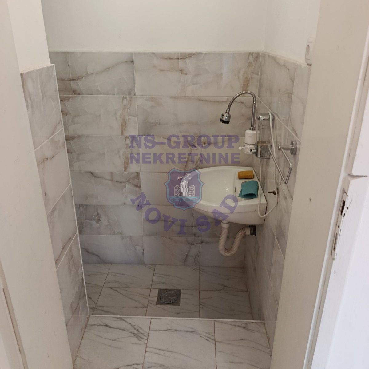 lokal za izdavanje Novi Sad 94m2 15156