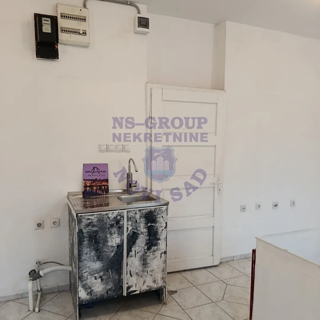 lokal za izdavanje Novi Sad 94m2 15156