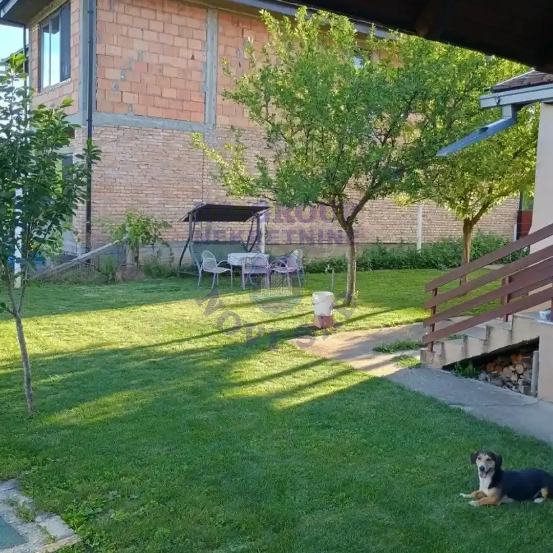 kuca na prodaju Bački Jarak 210m2 559920