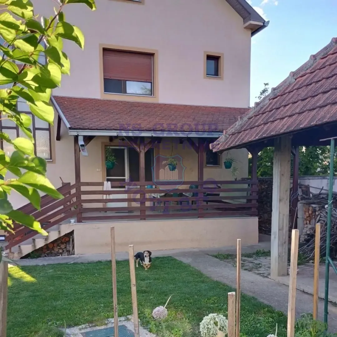 kuca na prodaju Bački Jarak 210m2 559920