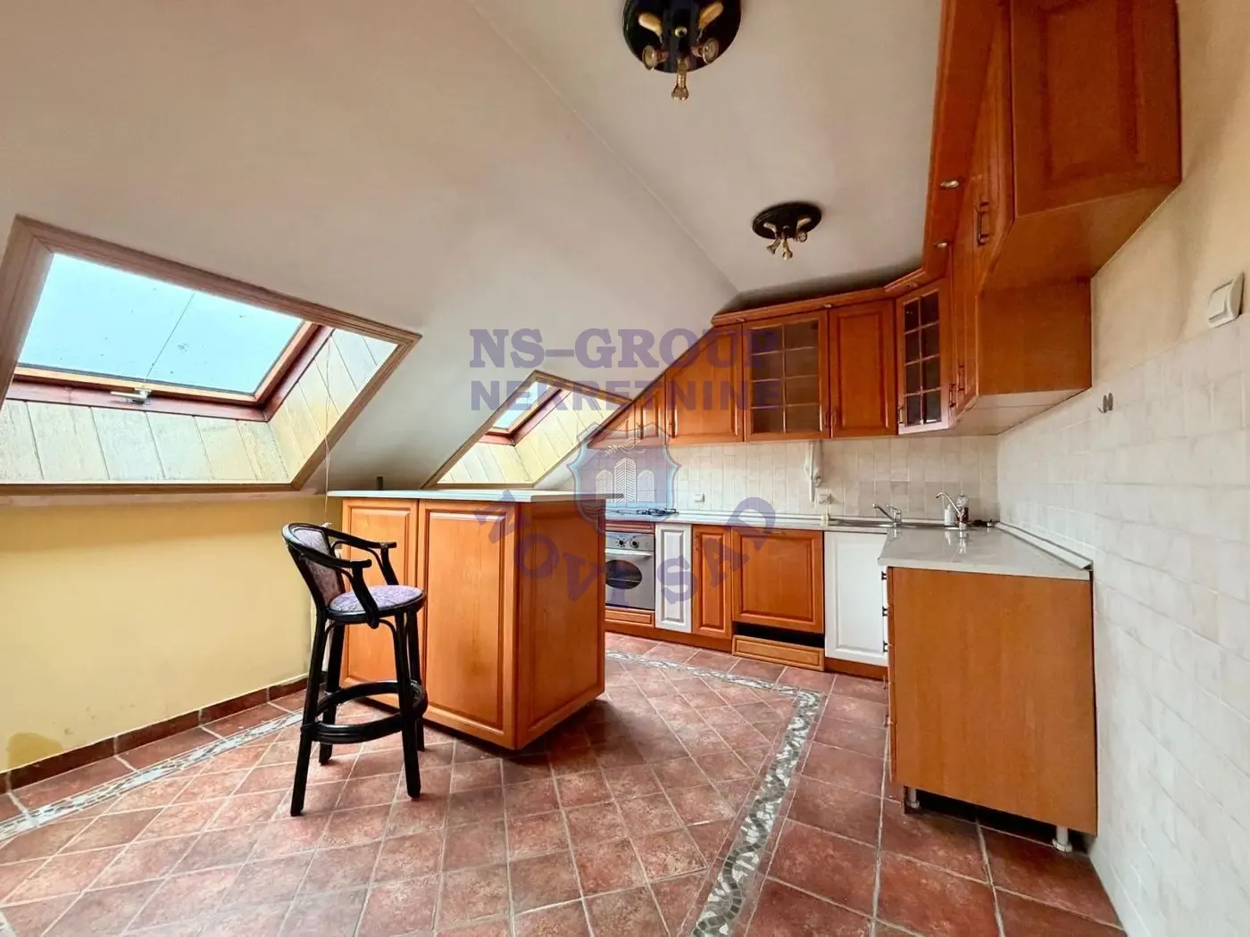 stan na prodaju Novi Sad 179m2 561403